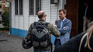Nach wie vor der Favorit: Die Sägenstrasse 75 ist immer noch der bevorzugte Standort für den geplanten Konsumraum – im Bild Stadtrat Patrik Degiacomi bei der Präsentation des Geländes im Oktober vergangenen Jahres.