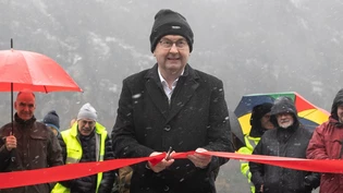 An der Eröffnung: Hier weiss Kaspar Becker noch nicht, welche Probleme die neue Querspange mit sich bringen wird.