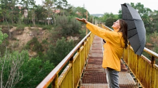 Mal Sonne, mal Regen: Das Wetter zu Monatsbeginn ist wechselhaft – mit einer positiven Einstellung bleibt ihr entspannt beim Wetterumschwung.
