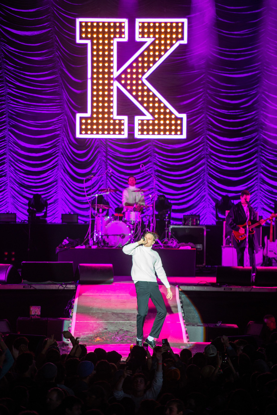 Das Big Air Chur: Während den Auftritten der Künstlerinnen und Künstler feierte das Publikum ordentlich mit. 