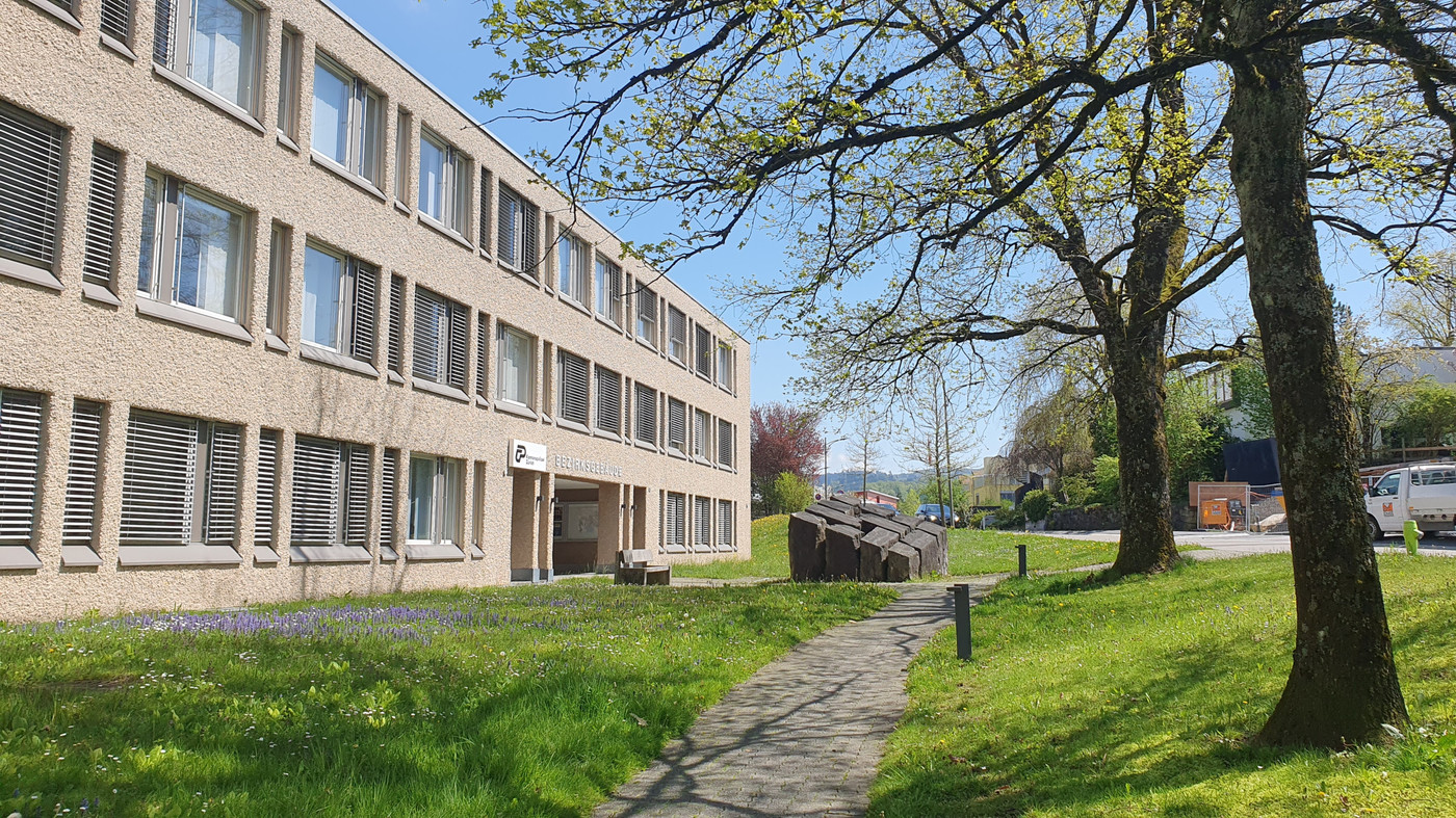 Schauplatz des Prozesses: Am Zürcher Bezirksgericht in Pfäffikon muss sich der Gründer der heutigen Molliser Kopter Group AG gegen Vorwürfe des einstigen Arbeitgebers und Financiers seines Helikopterprojekts wehren.