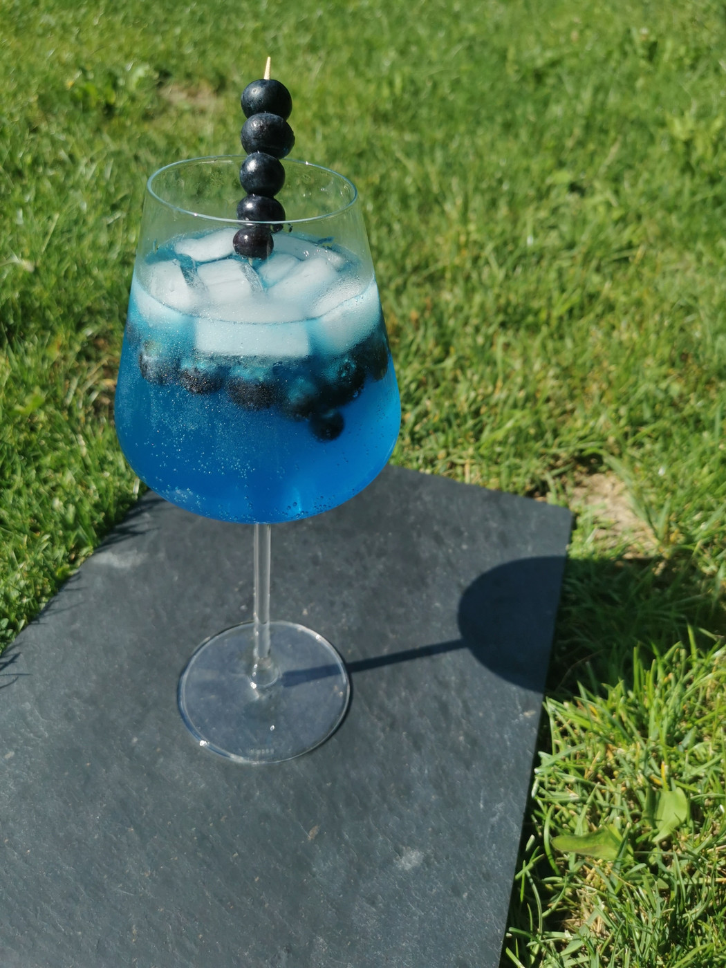 Passt zum guten Wetter: Der «Blue Lagoon Mocktail»  erinnert farblich an das Meer.