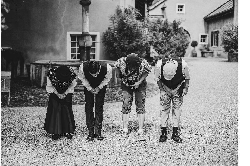 Stadtführung mit Schauspiel: Um in die Zeit zurückversetzt zu werden, bringen Schauspielerinnen und Schauspieler die Geschichte Maienfelds bei einer Stadtführung näher. 