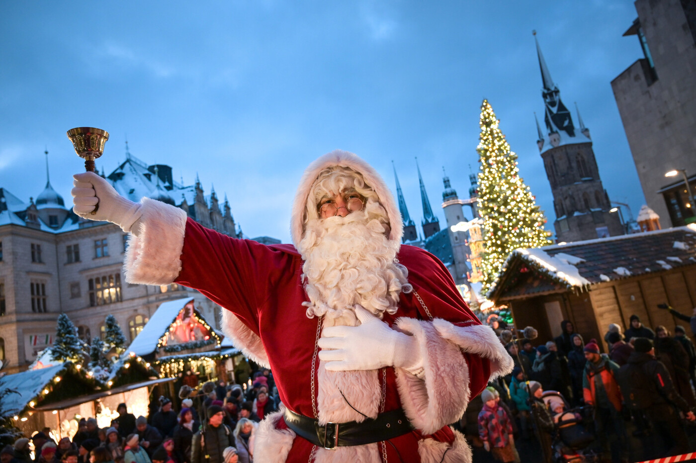 Aus der Coca-Cola-Werbung: Der Weihnachtsmann kommt am 24. Dezember und ist eine Kunstfigur.