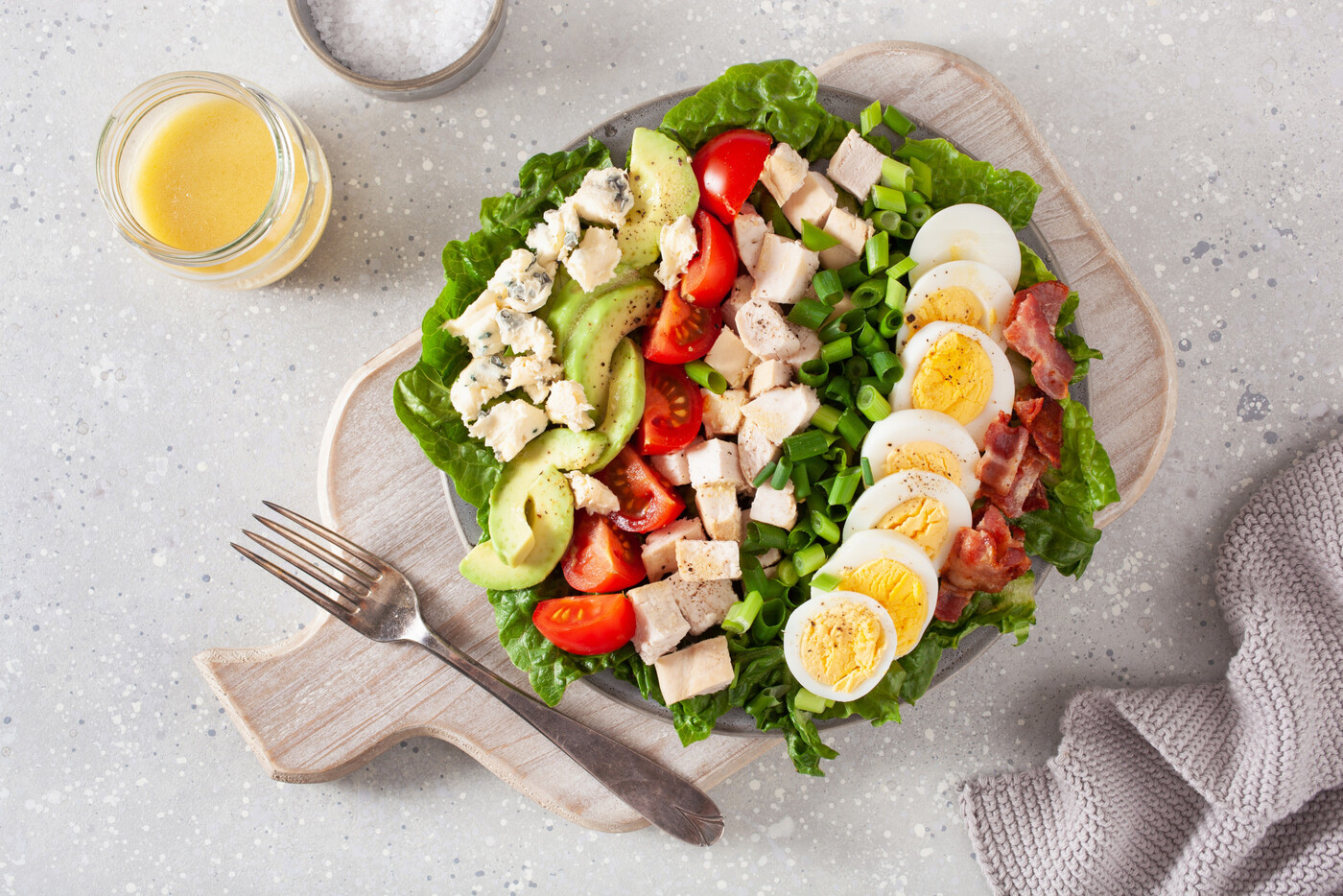 Gesunde Variante: Auf dem Salat sind gekochte Eier eine gute Kombination.