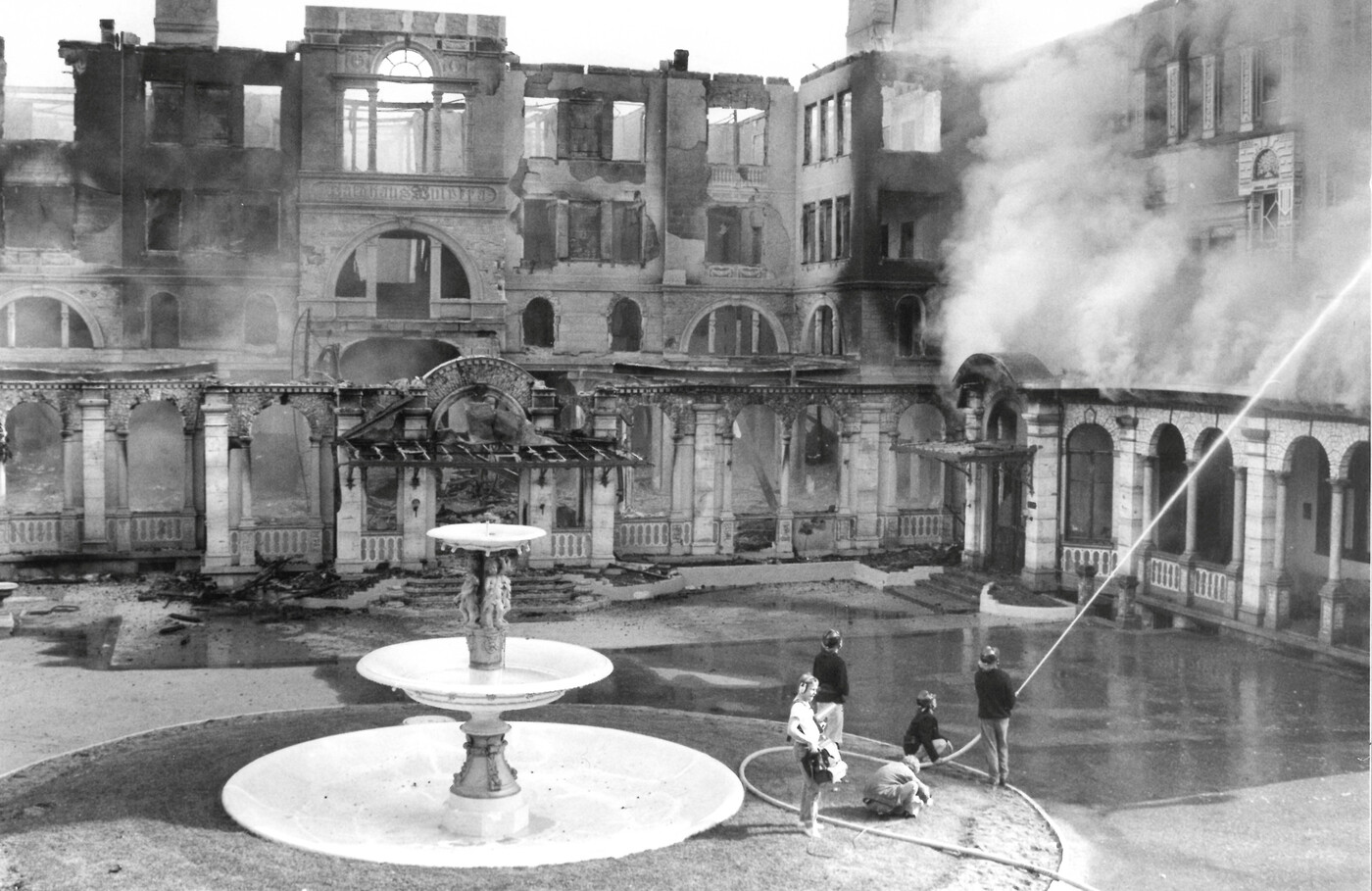 Grossbrand im Hotel: Am 27. Mai 1989 wurde das «Grand Hotel Waldhaus» im bündnerischen Vulpera ein Raub der Flammen und brannte bis auf die Grundmauern ab.