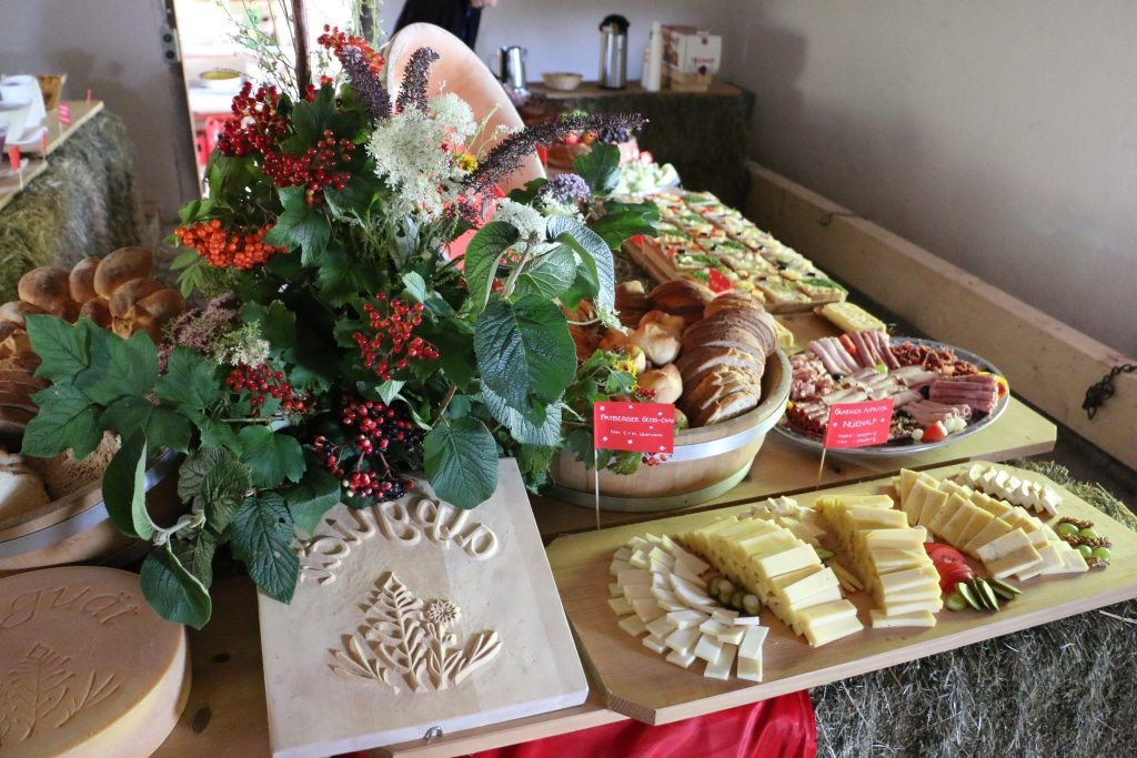 Zur Feier des 1. August tischen vier Alp- und Heimbetriebe im Glarnerland einen Brunch auf.